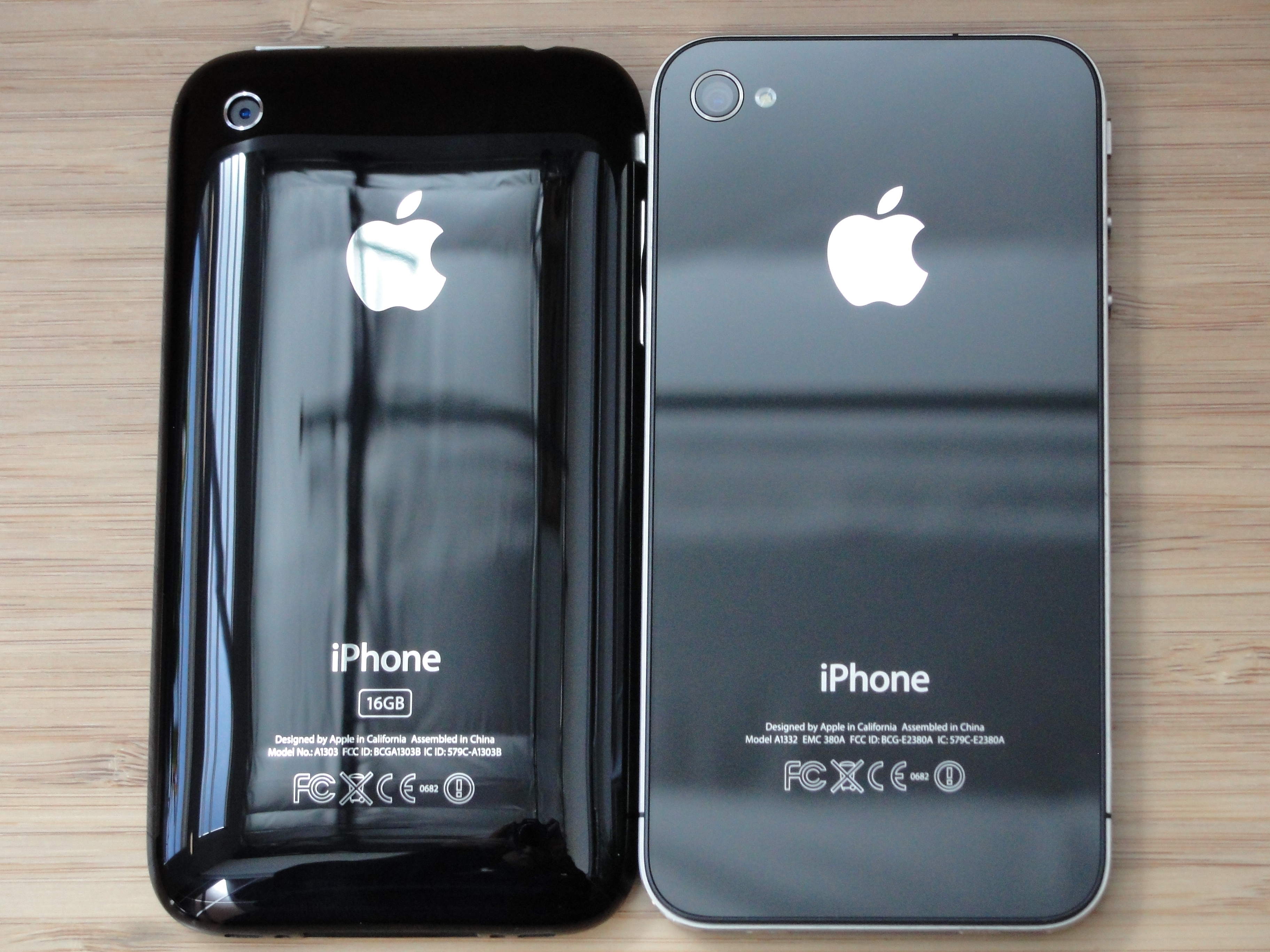 The iPhones: a side by side comparison « ((little fat ...