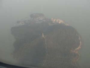 We approached Hefei and I caught a glimpse of a temple.  I don't usually see them from above!