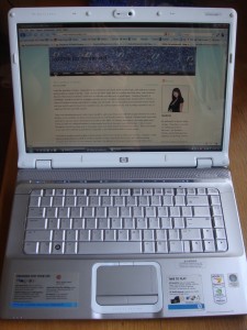 white hp laptop