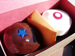 chocolate marshmallow and red velvet cupcakes from Sprinkles