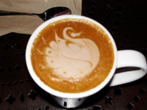swan design in the foam of a drink at urth caffe
