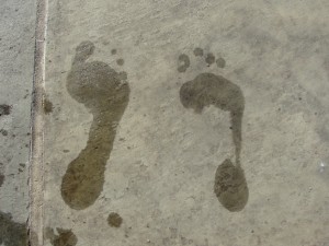 poolside water footprints