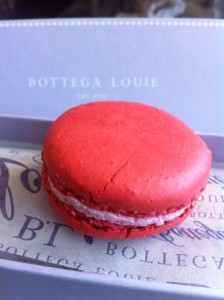 strawberry macaroon with strawberry buttercream filling from bottega louie