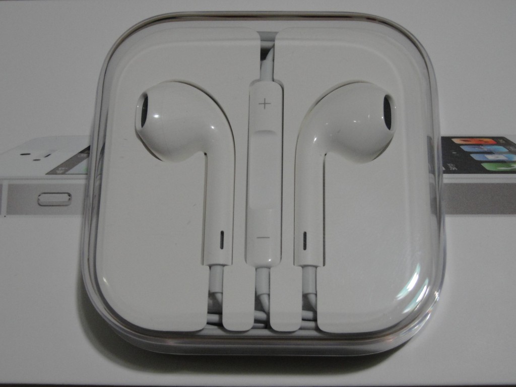 apple's new earpod earphones in special carrying case