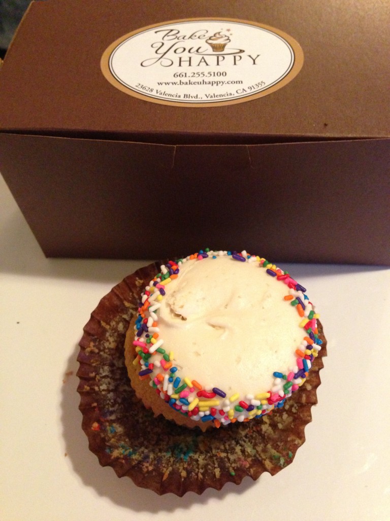 magic mountain confetti cupcake with sprinkles from bake you happy in valencia