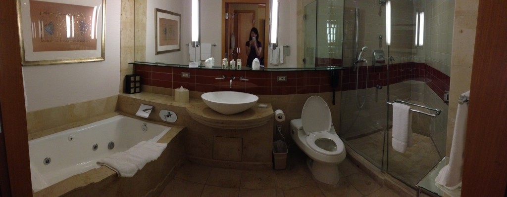 panoramic shot of large bathroom in a hilton garden inn lax room