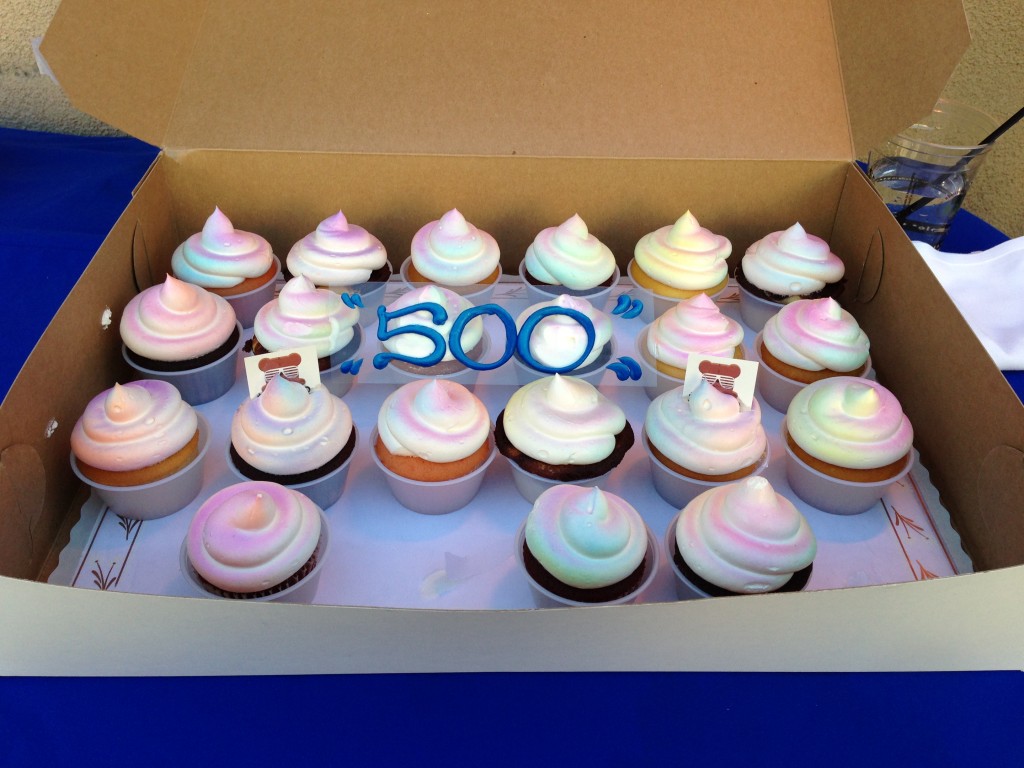 cupcakes with blue frosting 500 sign