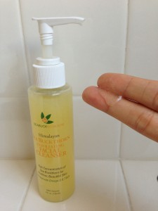 seabuck wonders exfoliating facial cleanser bottle and sample drop