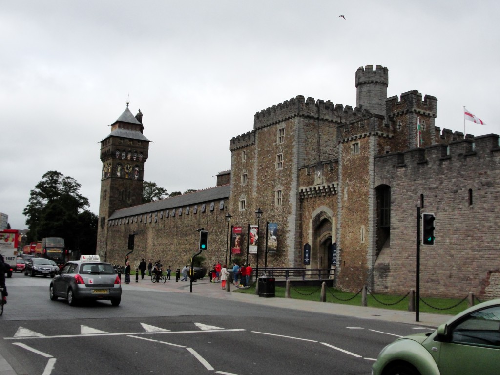 front entrance of cardiff castle