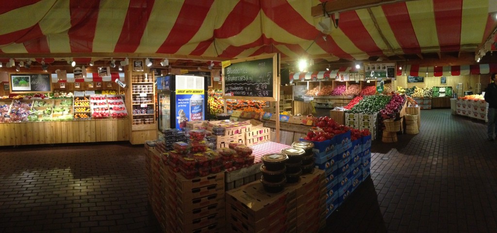 panoramic of stew leonard's interior section with fruit stands