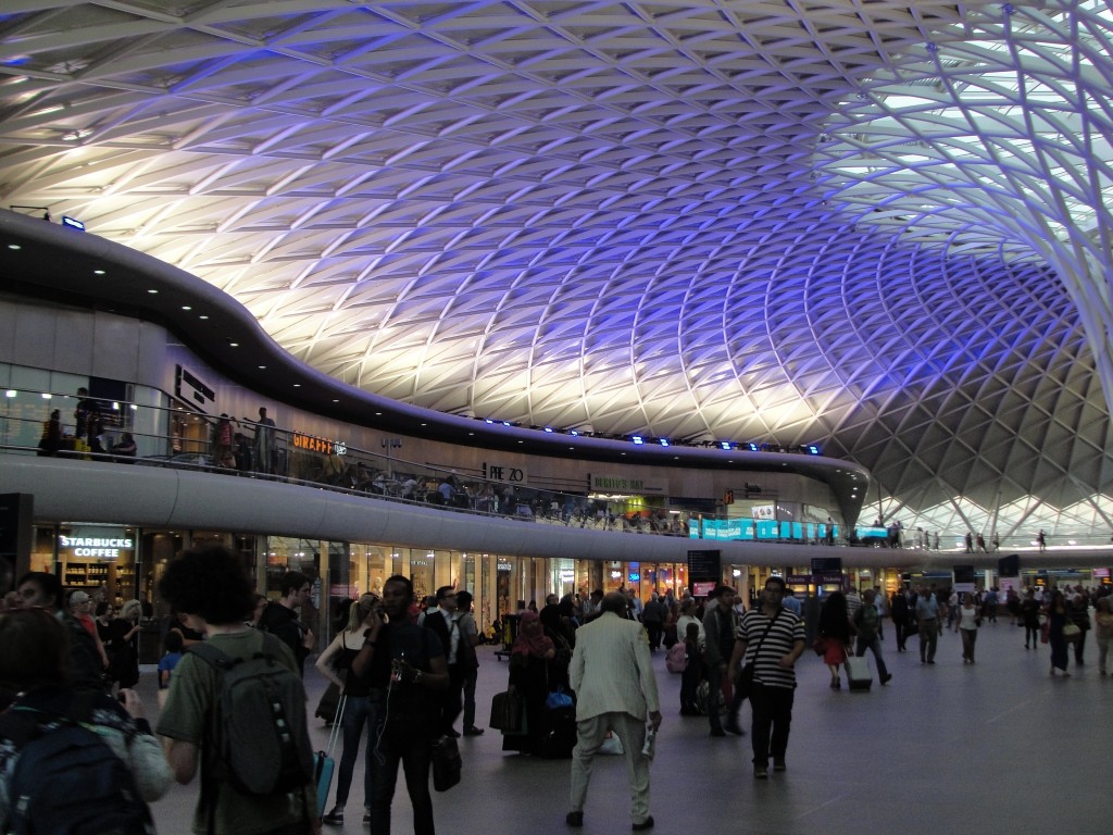 spacious interior of london king's cross train station