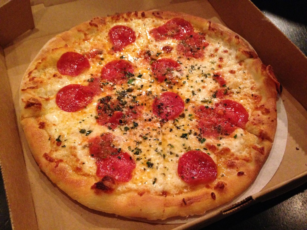 wolfgang puck express pepperoni pizza in box