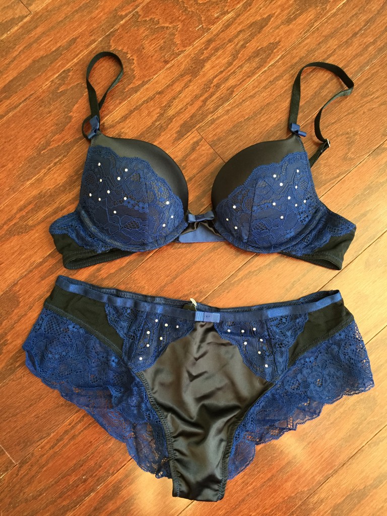adoreme lorelei lingerie set of black and blue lacy push-up plunge bra and hipster panties