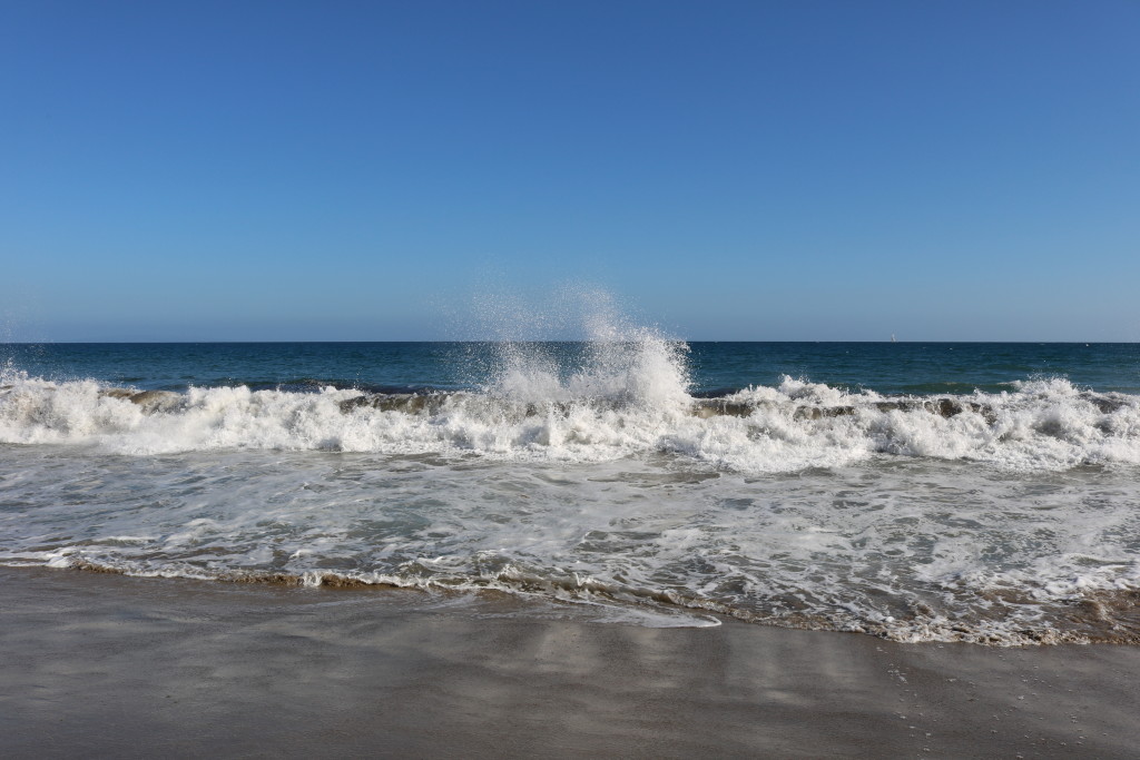 splashing wave