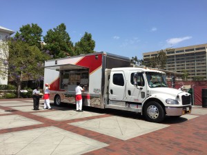in-n-out food truck parked at usc campus for lunch