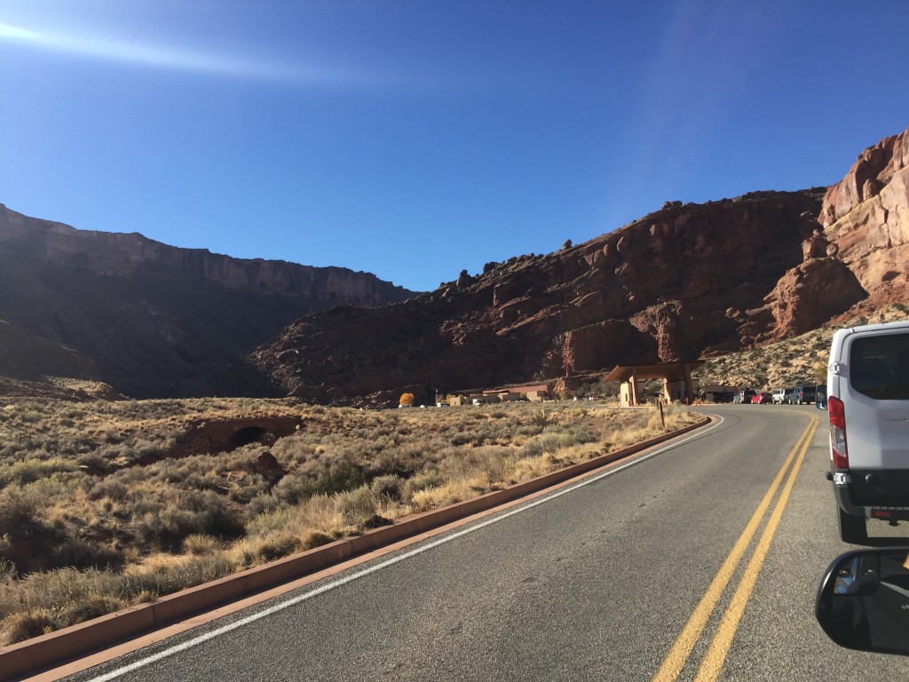 line to get in to arches national park