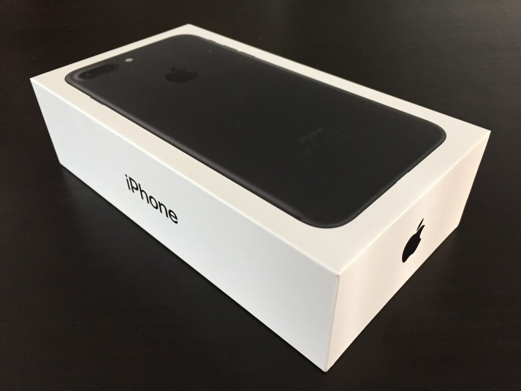 black iphone 7 plus box